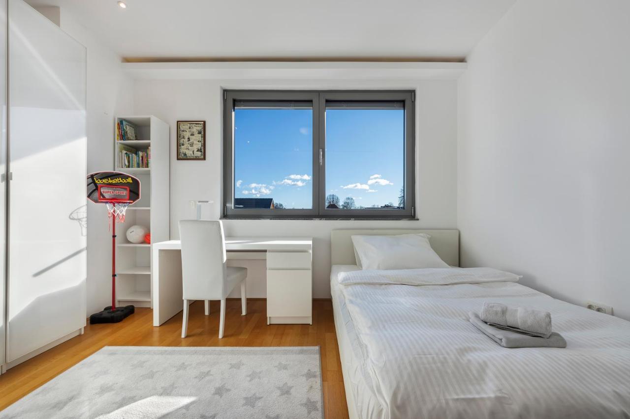 Contemporary Apartment With Rooftop Terrace In Maribor Exteriör bild