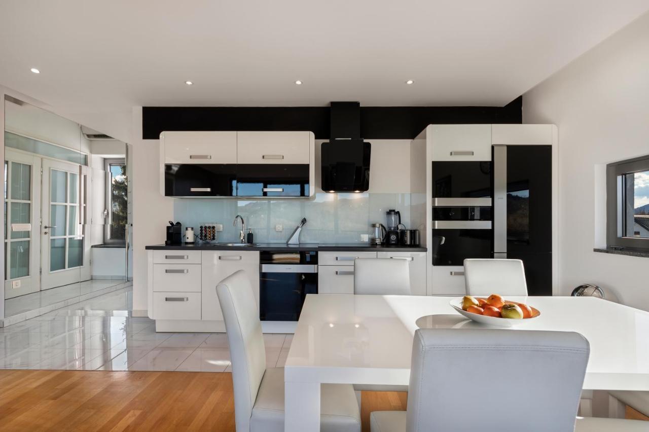 Contemporary Apartment With Rooftop Terrace In Maribor Exteriör bild