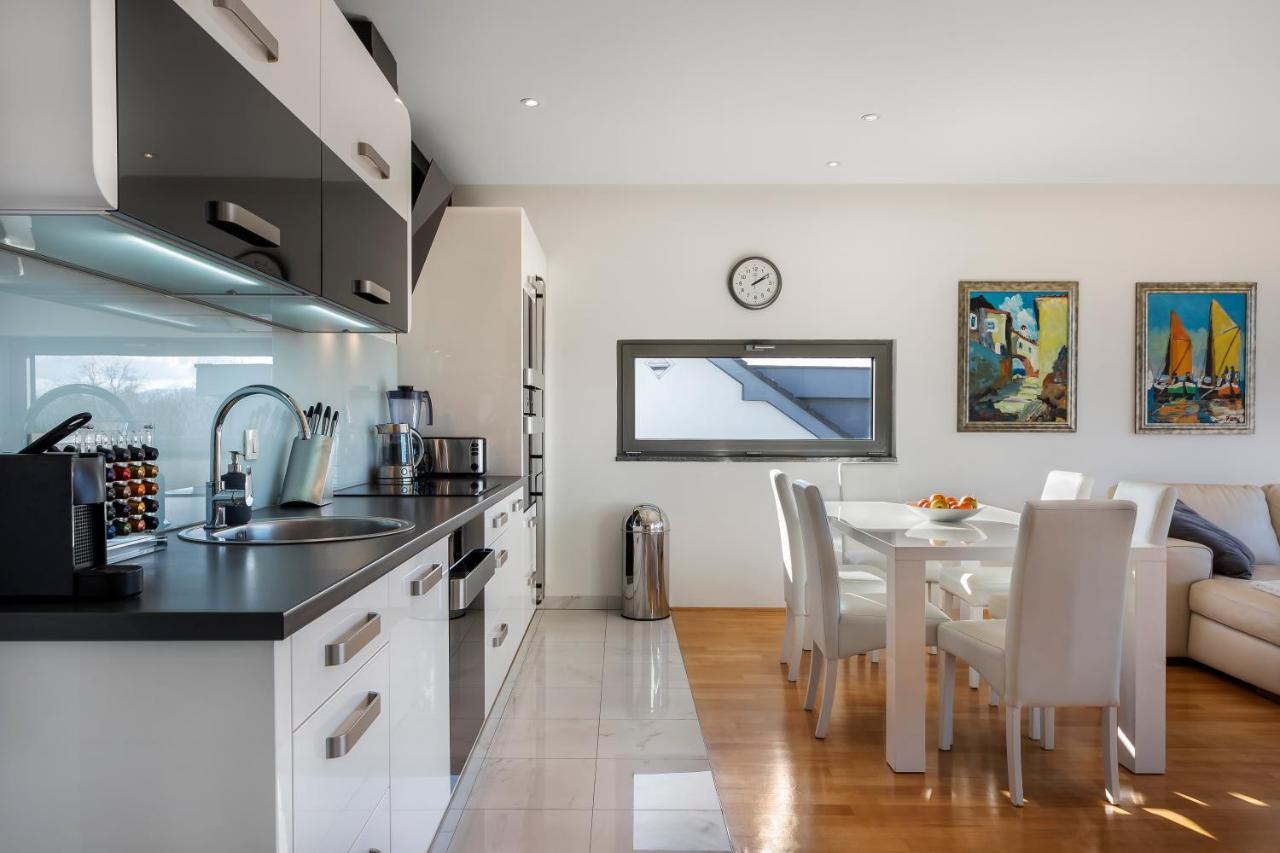 Contemporary Apartment With Rooftop Terrace In Maribor Exteriör bild